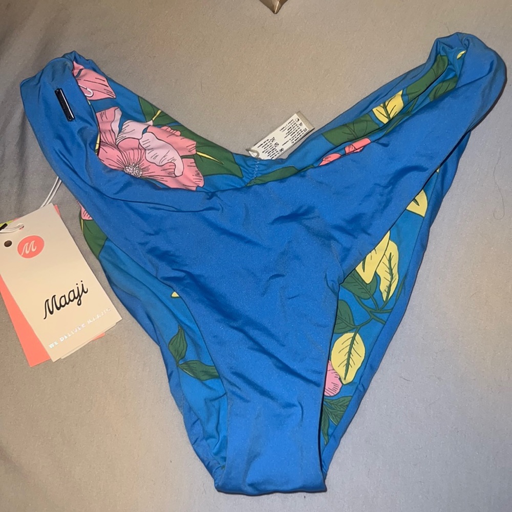 Maaji bikini bottoms womens size M brand new